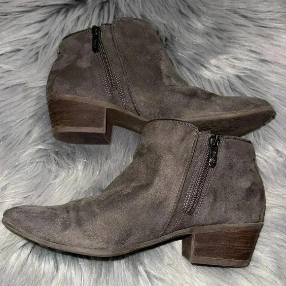 Circus by Sam Edelman 8.5 Preston Grey Faux Suede Stacked Heel Ankle Boots - Picture 2 of 13